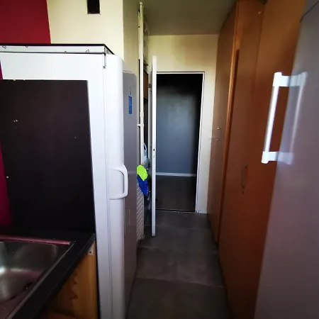 Apartment F3 De 63m² A 2 Pas De La Gare D'evry-bras De Fer *