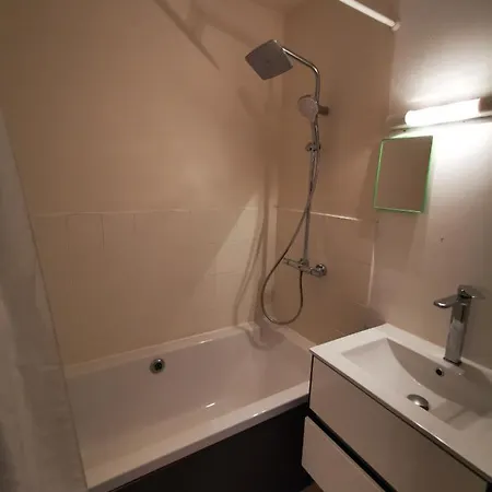 F3 De 63m² A 2 Pas De La Gare D'evry-bras De Fer Apartment